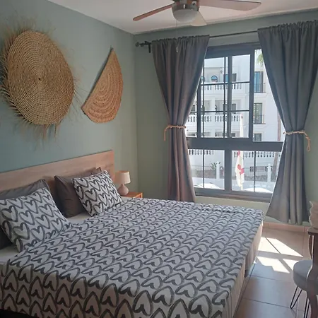 Greatly Located With Heated Pool, Cristianos Appartamento *