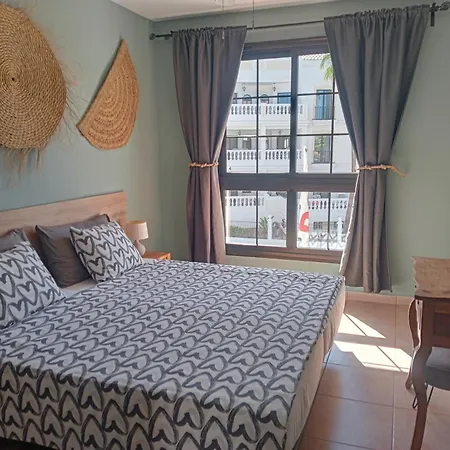 Greatly Located With Heated Pool, Cristianos 로스크리스티아노스