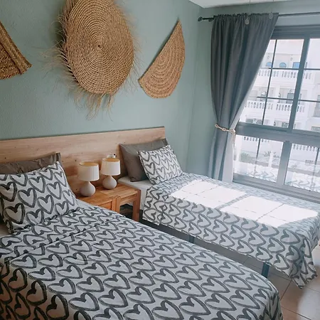 아파트 Greatly Located With Heated Pool, Cristianos