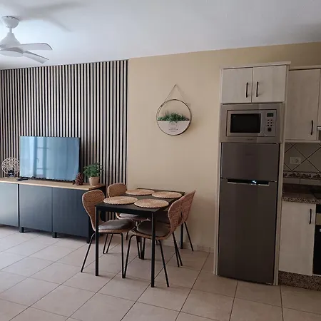 Greatly Located With Heated Pool, Cristianos Apartamento Los Cristianos (Tenerife)