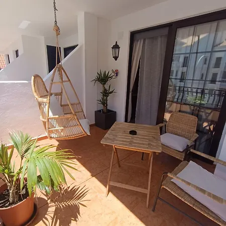 Apartment Greatly Located With Heated Pool, Cristianos Los Cristianos (Tenerife)