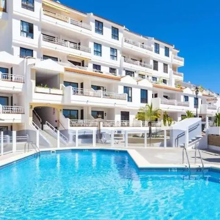 Apartment Greatly Located With Heated Pool, Cristianos