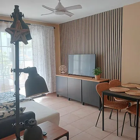 Apartment Greatly Located With Heated Pool, Cristianos